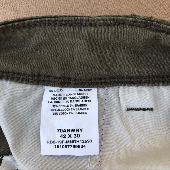 WRANGLER® Men’s 5 STAR Premium Relaxed Fit Flex Cargo Pant In Barley 42 X 30 - Picture 15 of 16